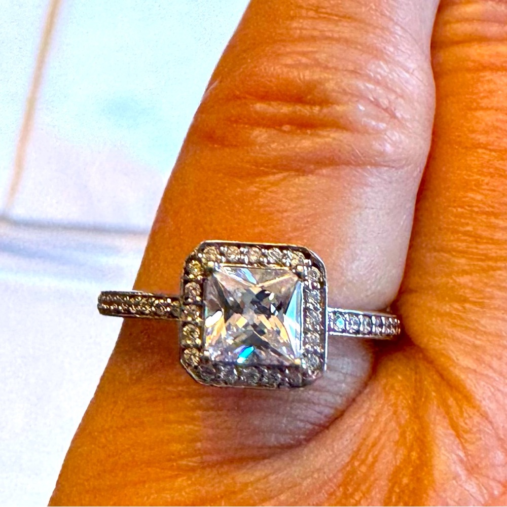 NWOT Elegant  Sterling Silver Square-Cut Ring